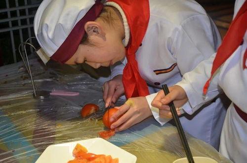 小小厨师视频,厨房里的成长之旅